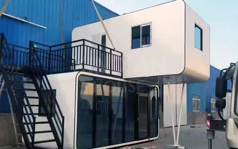 Luxury Fabricated Living Resort Prefab Apple Cabin Container House